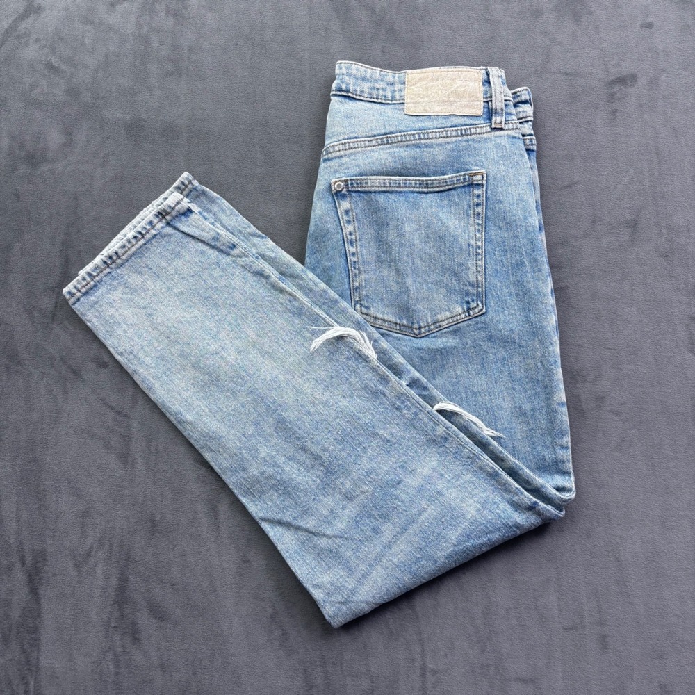 H&M &Denim Ultra High Waist Mom Jeans Light Wash Distressed Blue Size 10